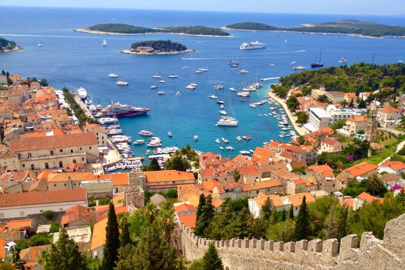 Hvar island – popular and glamorous tourist destinations in Croatia